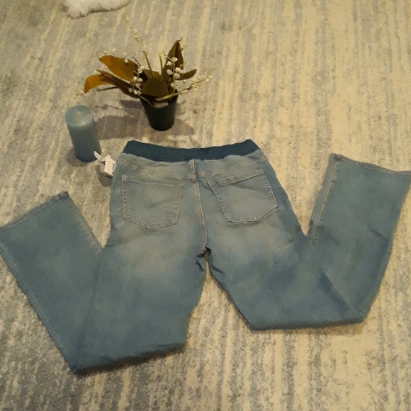 ❤Old navy karate jeans - Picture 2 of 2